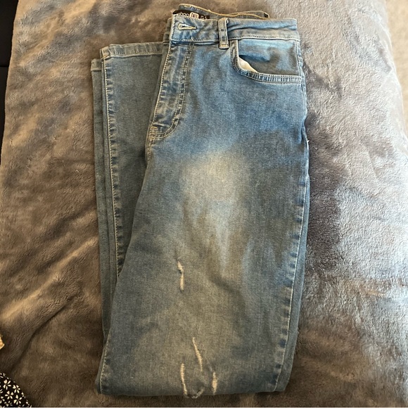 Mom Jeans - Picture 5 of 5